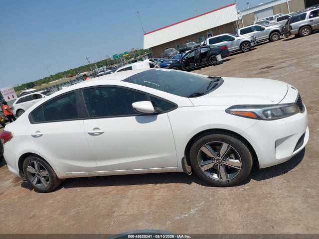 45820341 :رقم المزاد ، 3KPFL4A70JE178908 vin ، 2018 Kia Forte S مزاد بيع
