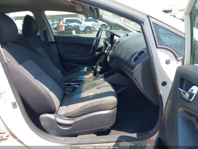 45820341 :رقم المزاد ، 3KPFL4A70JE178908 vin ، 2018 Kia Forte S مزاد بيع