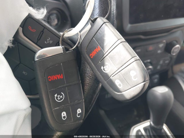 45820356 :رقم المزاد ، ZACNJDB11NPN49334 vin ، 2022 Jeep Renegade Latitude 4x4 مزاد بيع