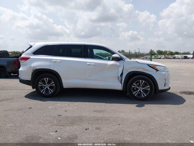 Toyota Highlander Le Plus 2017 5TDZZRFH5HS199022 Image 13