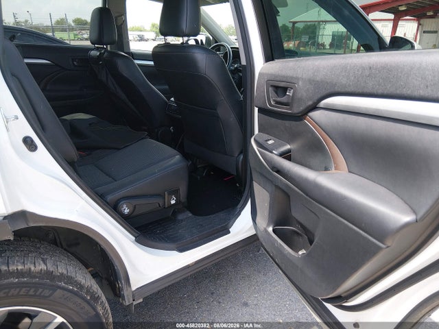 Toyota Highlander Le Plus 2017 5TDZZRFH5HS199022 Image 8