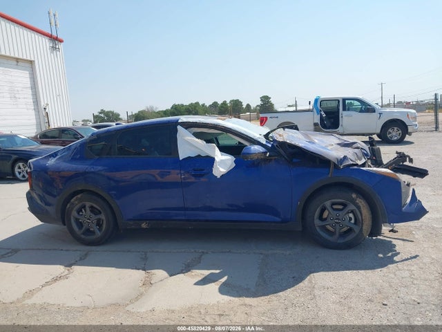 2025 Kia K4 Lxs მანქანა იყიდება აუქციონზე, vin: 3KPFT4DE6SE044335, აუქციონის ნომერი: 45820429