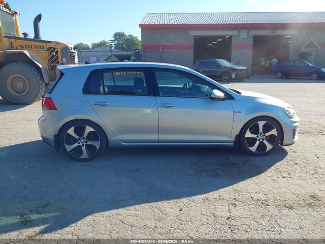 2015 Volkswagen Golf Gti 2.0t S 4-door მანქანა იყიდება აუქციონზე, vin: 3VW5T7AU6FM015886, აუქციონის ნომერი: 45820492