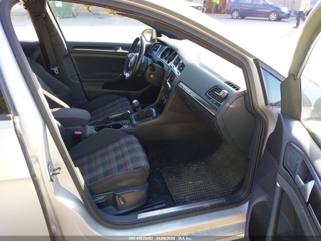 2015 Volkswagen Golf Gti 2.0t S 4-door მანქანა იყიდება აუქციონზე, vin: 3VW5T7AU6FM015886, აუქციონის ნომერი: 45820492