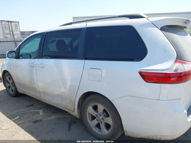 Toyota Sienna Le 8 Passenger 2015 5TDKK3DC2FS571228 Image 17