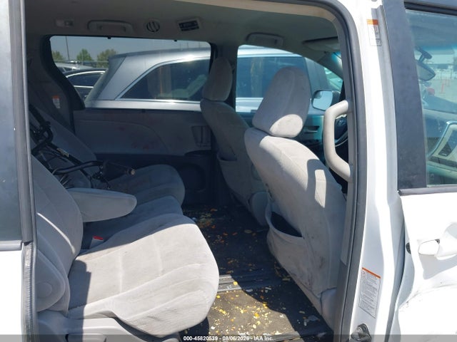 Toyota Sienna Le 8 Passenger 2015 5TDKK3DC2FS571228 Image 8