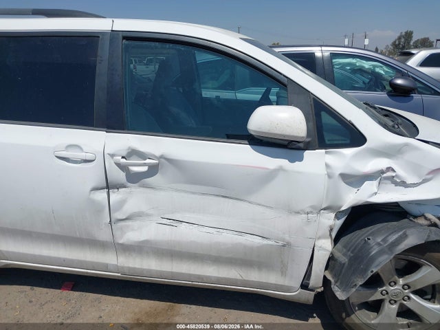 Toyota Sienna Le 8 Passenger 2015 5TDKK3DC2FS571228 Image 13