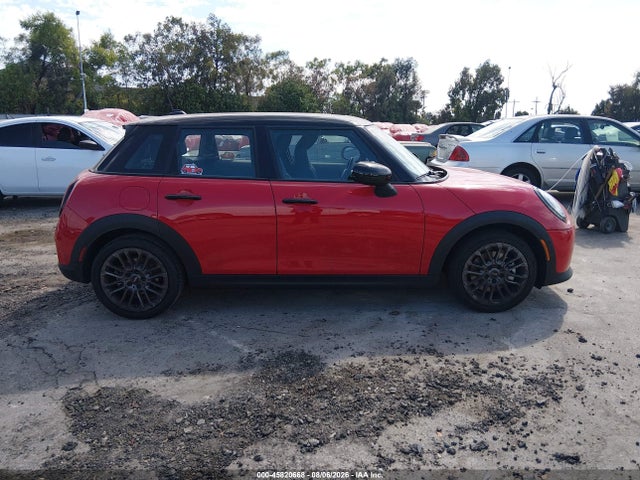 Mini Hardtop Cooper 2026 WMW43GD08T2X75857 Image 13