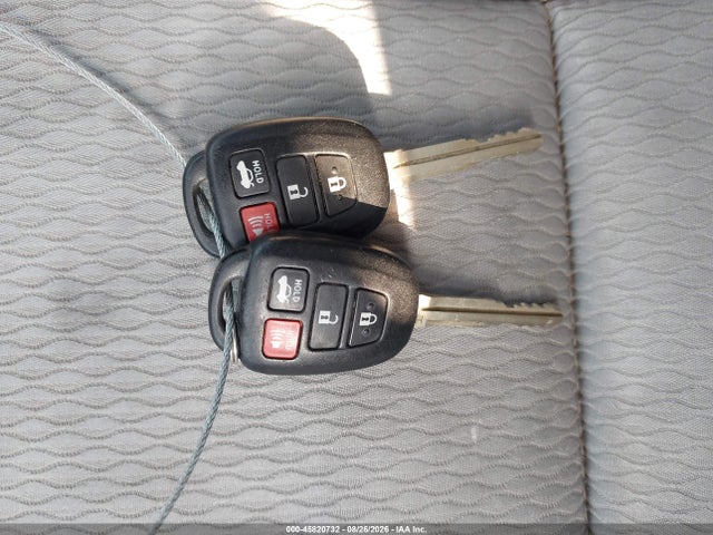 Aukcja sprzedaży 2016 Toyota Corolla Le, vin: 5YFBURHE2GP470483, numer aukcji: 45820732