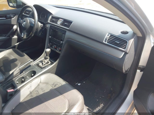45820745 :رقم المزاد ، 1VWAS7A37FC111486 vin ، 2015 Volkswagen Passat 1.8t Limited Edition مزاد بيع