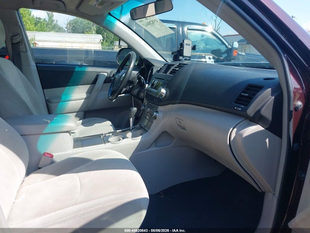 2012 Toyota Highlander Se მანქანა იყიდება აუქციონზე, vin: 5TDBK3EH7CS124920, აუქციონის ნომერი: 45820843