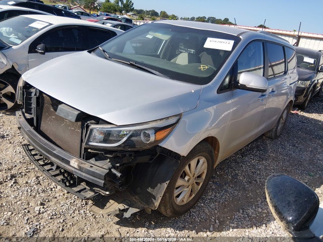 KIA SEDONA LX 2015 KNDMB5C19F6048471 Image 2