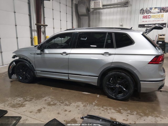 3VV8B7AXXRM059876 Volkswagen Tiguan 2.0t Se R-line Black