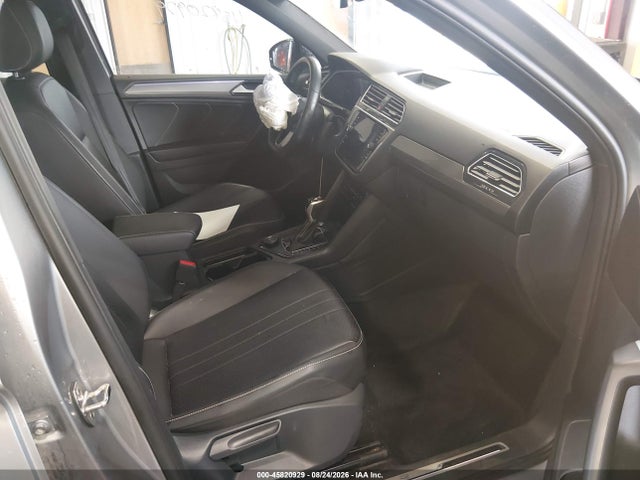 2024 Volkswagen Tiguan 2.0t Se R-line Black მანქანა იყიდება აუქციონზე, vin: 3VV8B7AXXRM059876, აუქციონის ნომერი: 45820929