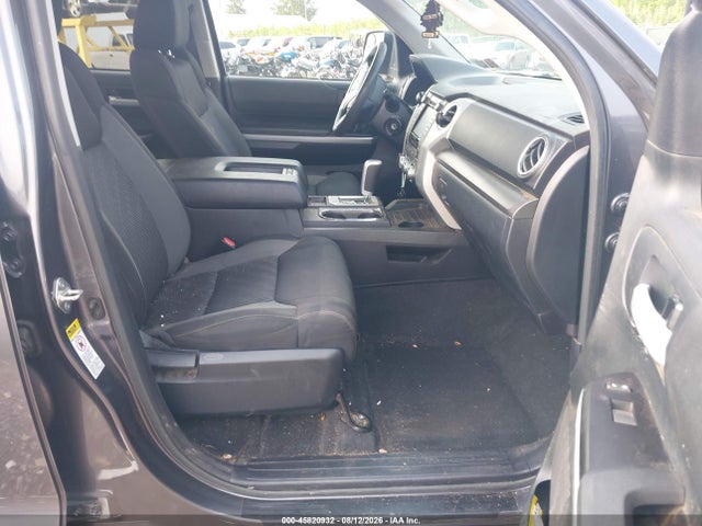 45820932 :رقم المزاد ، 5TFDY5F10HX608997 vin ، 2017 Toyota Tundra Sr5 5.7l V8 مزاد بيع