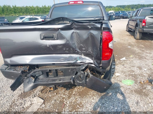 45820932 :رقم المزاد ، 5TFDY5F10HX608997 vin ، 2017 Toyota Tundra Sr5 5.7l V8 مزاد بيع