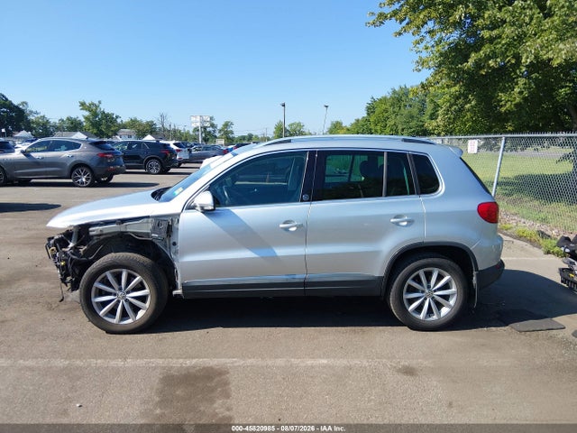Продажа на аукционе авто 2017 Volkswagen Tiguan 2.0t Wolfsburg Edition, vin: WVGSV7AX7HK006274, номер лота: 45820985