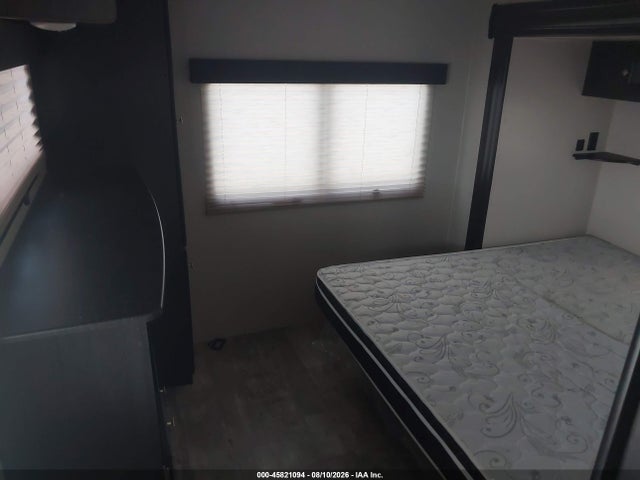 Venture Travel Trailer 2019 4EZT13322K8022996 Image 12