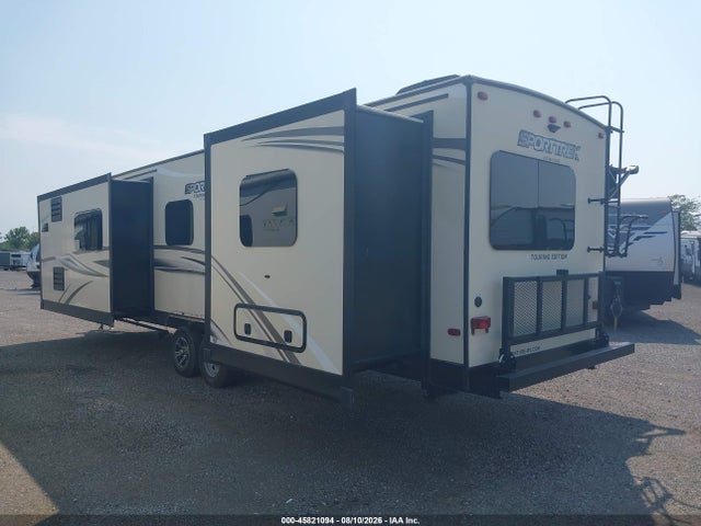 Venture Travel Trailer 2019 4EZT13322K8022996 Image 3