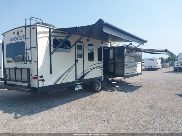 Venture Travel Trailer 2019 4EZT13322K8022996 Image 4