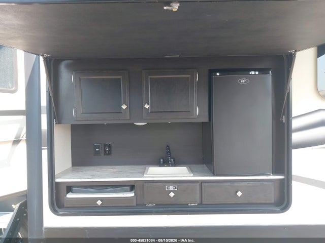 Venture Travel Trailer 2019 4EZT13322K8022996 Image 5