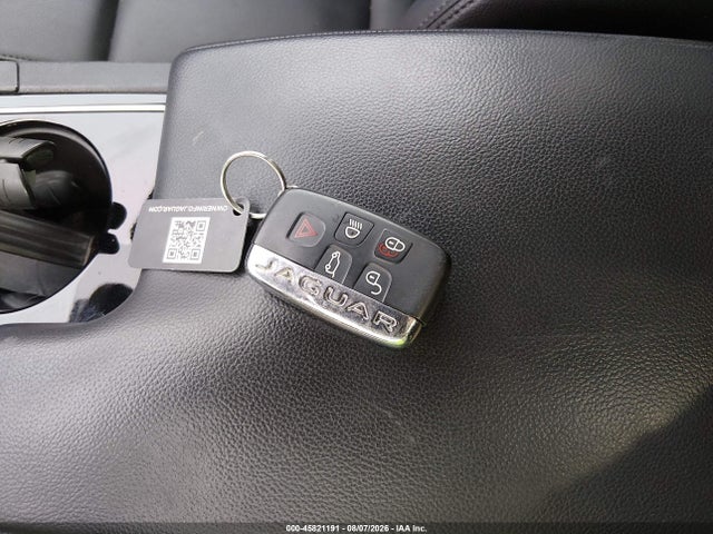 45821191 :رقم المزاد ، SADCJ2BV6HA070093 vin ، 2017 Jaguar F-pace 35t Premium مزاد بيع