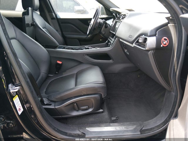 45821191 :رقم المزاد ، SADCJ2BV6HA070093 vin ، 2017 Jaguar F-pace 35t Premium مزاد بيع