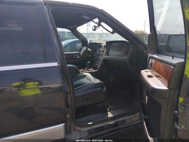 2011 Lincoln Navigator მანქანა იყიდება აუქციონზე, vin: 5LMJJ2H58BEJ00178, აუქციონის ნომერი: 45821274