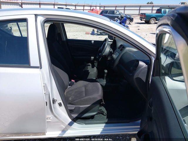 2019 Nissan Versa 1.6 S+ მანქანა იყიდება აუქციონზე, vin: 3N1CN7AP0KL829078, აუქციონის ნომერი: 45821325