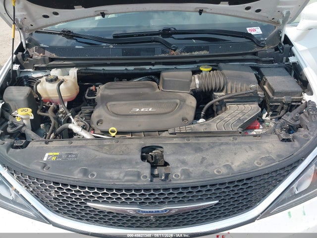 45821348 :رقم المزاد ، 2C4RC1BG1JR104664 vin ، 2018 Chrysler Pacifica Touring L مزاد بيع