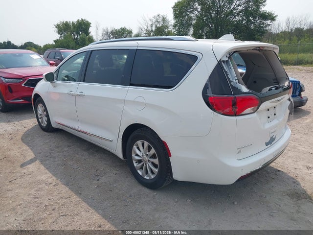 45821348 :رقم المزاد ، 2C4RC1BG1JR104664 vin ، 2018 Chrysler Pacifica Touring L مزاد بيع