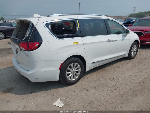 45821348 :رقم المزاد ، 2C4RC1BG1JR104664 vin ، 2018 Chrysler Pacifica Touring L مزاد بيع