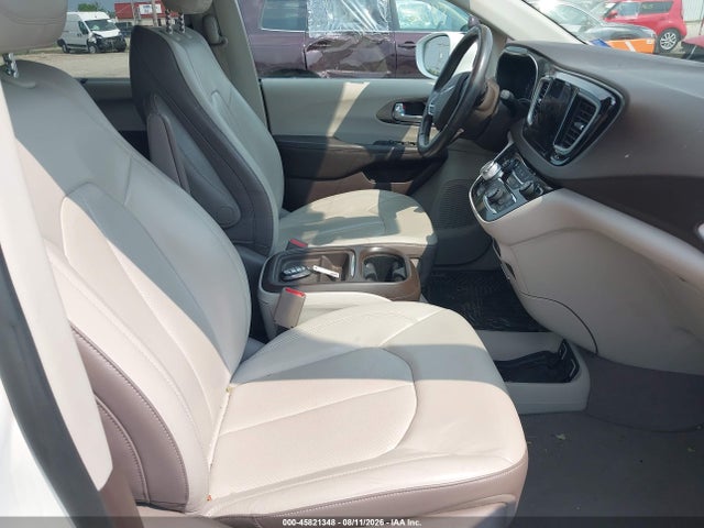 45821348 :رقم المزاد ، 2C4RC1BG1JR104664 vin ، 2018 Chrysler Pacifica Touring L مزاد بيع