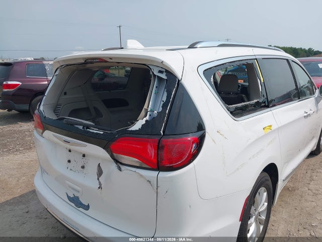 45821348 :رقم المزاد ، 2C4RC1BG1JR104664 vin ، 2018 Chrysler Pacifica Touring L مزاد بيع