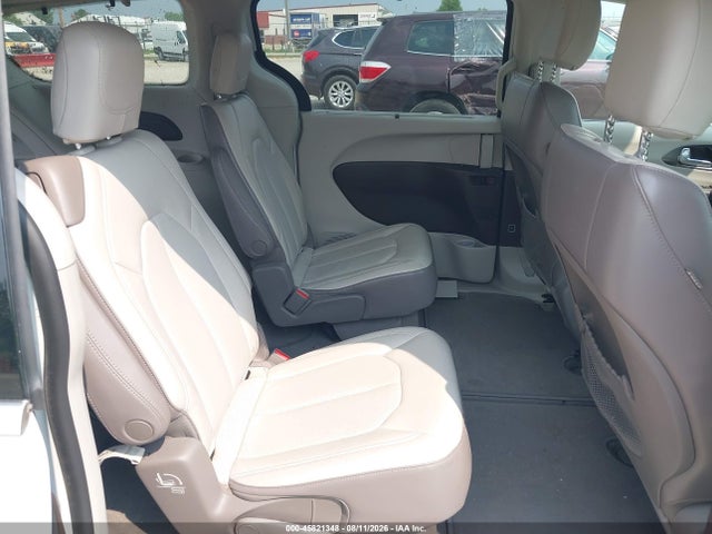 45821348 :رقم المزاد ، 2C4RC1BG1JR104664 vin ، 2018 Chrysler Pacifica Touring L مزاد بيع