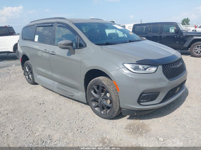 Продажа на аукционе авто 2022 Chrysler Pacifica Touring L, vin: 2C4RC1BG8NR110127, номер лота: 45821369