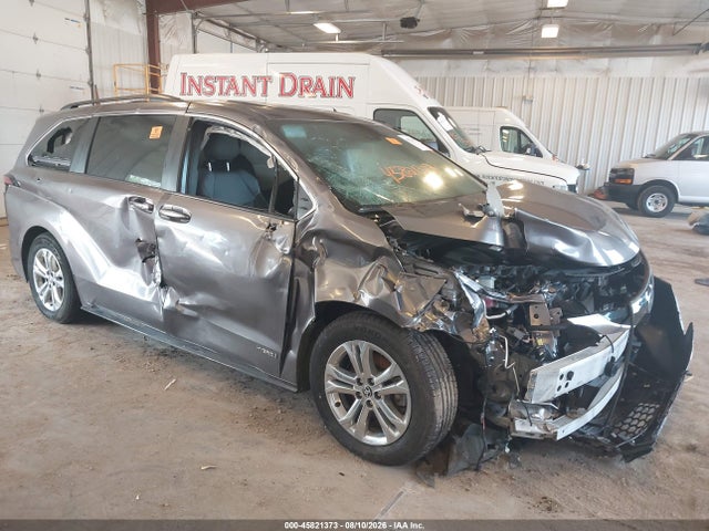 Auction sale of the 2021 Toyota Sienna Xse, vin: 5TDDSKFC9MS002633, lot number: 45821373