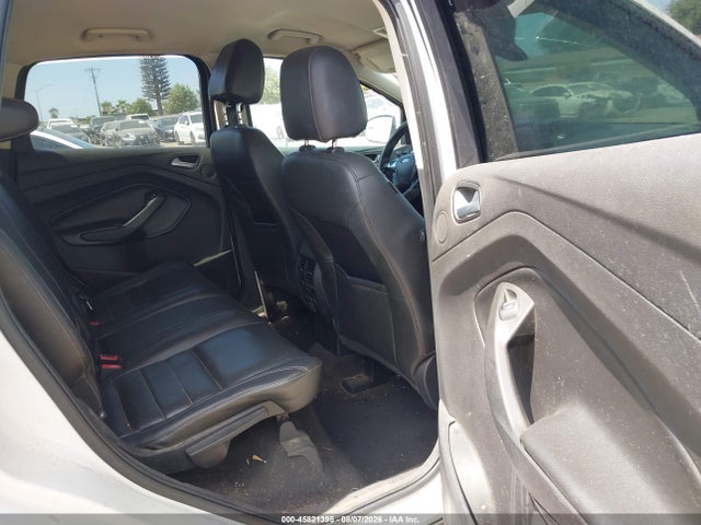 1FMCU0J97FUC80558 Ford Escape Titanium