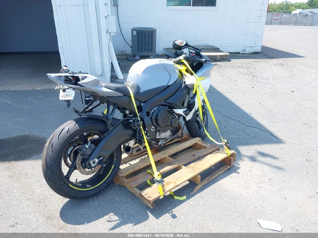 Suzuki GSX-R750 2022 JS1GR7MA8N7100825 Image 4