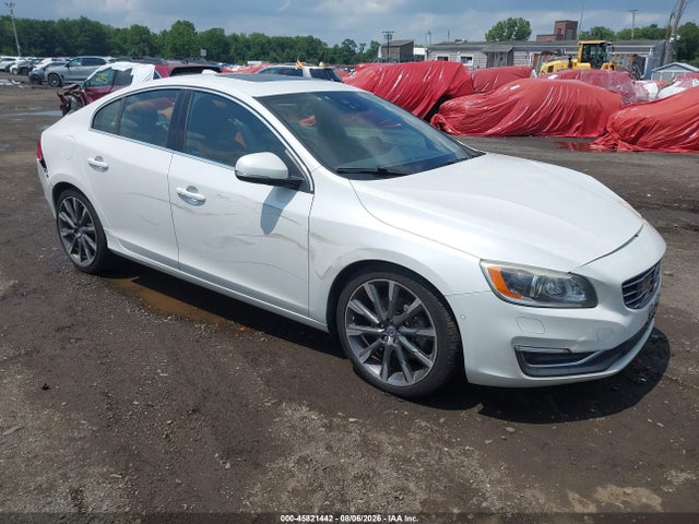 Продажа на аукционе авто 2015 Volvo S60 T6 Platinum, vin: YV149MFM0F2335114, номер лота: 45821442