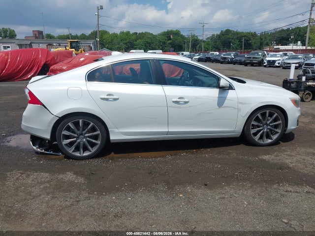 2015 Volvo S60 T6 Platinum მანქანა იყიდება აუქციონზე, vin: YV149MFM0F2335114, აუქციონის ნომერი: 45821442
