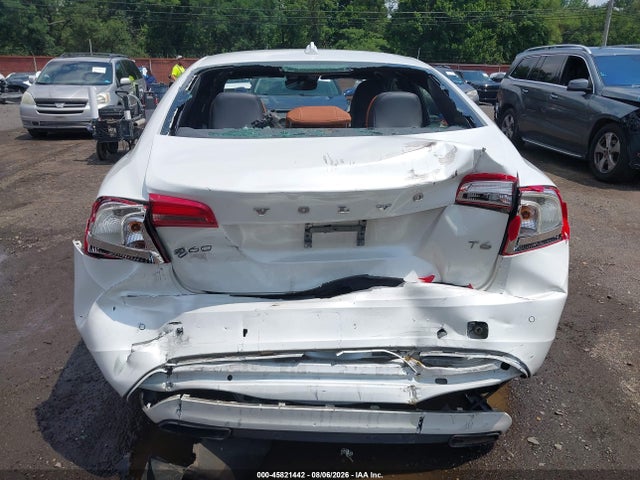 2015 Volvo S60 T6 Platinum მანქანა იყიდება აუქციონზე, vin: YV149MFM0F2335114, აუქციონის ნომერი: 45821442