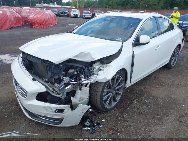 2015 Volvo S60 T6 Platinum მანქანა იყიდება აუქციონზე, vin: YV149MFM0F2335114, აუქციონის ნომერი: 45821442