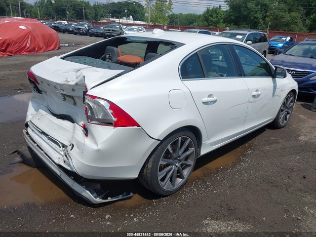 2015 Volvo S60 T6 Platinum მანქანა იყიდება აუქციონზე, vin: YV149MFM0F2335114, აუქციონის ნომერი: 45821442