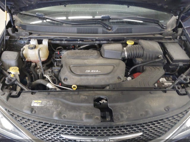 45821452 :رقم المزاد ، 2C4RC1EG6HR564909 vin ، 2017 Chrysler Pacifica Touring-l Plus مزاد بيع