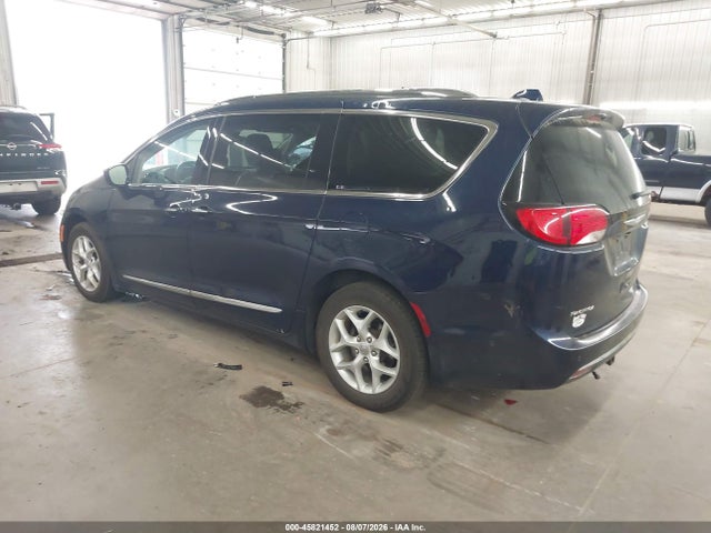 45821452 :رقم المزاد ، 2C4RC1EG6HR564909 vin ، 2017 Chrysler Pacifica Touring-l Plus مزاد بيع
