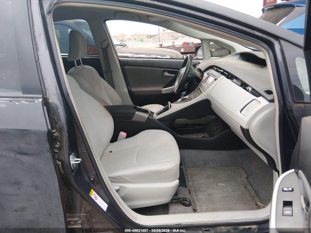 Toyota Prius Two 2014 JTDKN3DU8E1760865 Image 5