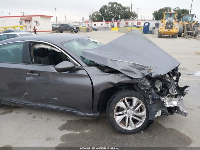 Honda ACCORD LX 2019 1HGCV1F18KA044587 Image 19