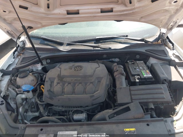 2019 Volkswagen Passat 2.0t Se R-line მანქანა იყიდება აუქციონზე, vin: 1VWMA7A39KC007835, აუქციონის ნომერი: 45821582