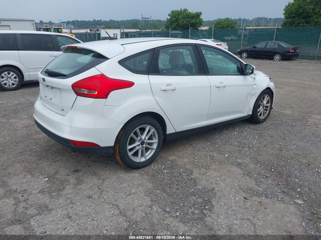 Ford FOCUS SE 2018 1FADP3K22JL276022 Image 4